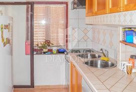 Umag, okolica! Apartmanska kuća u mirnoj ulici!, Umag, House