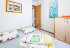 Poreč, apartmanska kuća u centru grada!, Poreč, Kuća