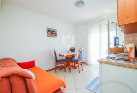 Poreč, apartmanska kuća u centru grada!, Poreč, Дом