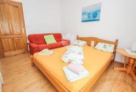 Poreč, apartmanska kuća u centru grada!, Poreč, Дом