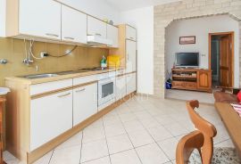 Poreč, apartmanska kuća u centru grada!, Poreč, Kuća