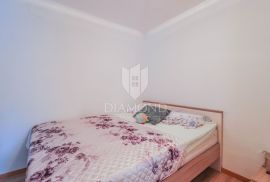 Umag, stan na tri etaže u centru grada!, Umag, Apartamento