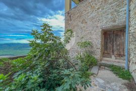 Motovun, kuća u centru sa otvorenim pogledom, Motovun, Maison