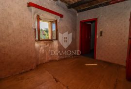 Rovinj, okolica, kameni kompleks s potencijalom, Rovinj, House