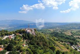 Pićan, građevinsko zemljište na rubu naselja sa otvorenim pogledom, Pićan, أرض