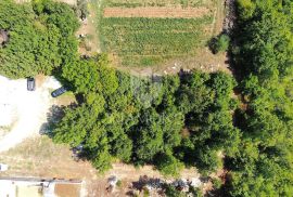 Pićan, građevinsko zemljište na rubu naselja sa otvorenim pogledom, Pićan, أرض