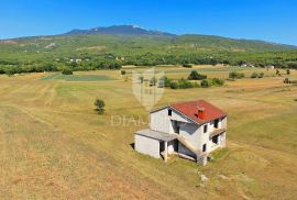 Boljun, kuća na lijepoj lokaciji sa otvorenim pogledom, Lupoglav, Maison