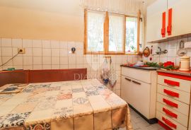 Rovinj, centar, obiteljska kuća u mirnoj ulici, Rovinj, House