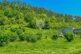 Oprtalj okolica, prostrano građevinsko zemljište sa pogledom na Motovun, Oprtalj, Tierra