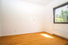 Rovinj, centar, luksuzni novi stan sa vrtom, Rovinj, Appartment