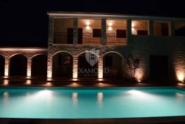 Tinjan, središnja Istra, Villa sa bazenom na prekrasnoj lokaciji, Tinjan, Kuća
