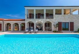 Tinjan, središnja Istra, Villa sa bazenom na prekrasnoj lokaciji, Tinjan, Kuća