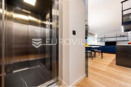 Istra, Rovinj, ekskluzivni stan NKP 184,45 m2 s tri spavaće sobe s pogledom na stari grad, Rovinj, Appartment