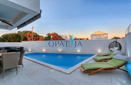 Zaton, Villa mit Swimmingpool, Nin, بيت