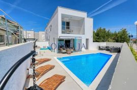 Zaton, Villa mit Swimmingpool, Nin, بيت