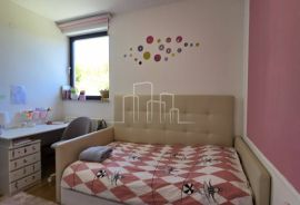 Vrhunski luksuzan i unikatan četverosoban stan Dobrinja prodaja, Sarajevo Novi Grad, Apartamento