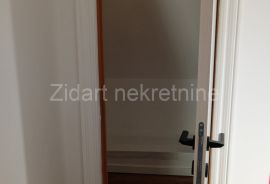 Novogradnja na poslednjem spratu, Zemun, Wohnung