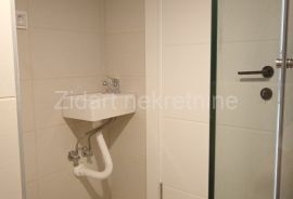 Novogradnja na poslednjem spratu, Zemun, Appartement