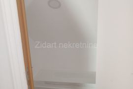 Novogradnja na poslednjem spratu, Zemun, Appartement