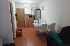 Apartman 2S+DB 100m od mora!, Brtonigla, Flat