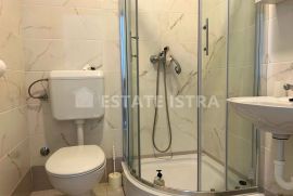 Prodaje se manji hotel površine 915 m2 s velikom okućnicom, Medulin, House