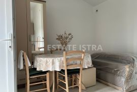 Prodaje se manji hotel površine 915 m2 s velikom okućnicom, Medulin, Σπίτι