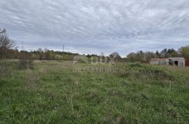 ISTRA, MARČANA - Građevinsko zemljište s dozvolom za izgradnju katnice s bazenom, Marčana, Land