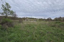 ISTRA, MARČANA - Građevinsko zemljište s dozvolom za izgradnju katnice s bazenom, Marčana, Terrain