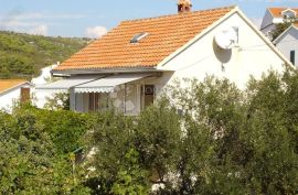 Villa Okrug Gornji 70m od mora !!!, Okrug, Σπίτι