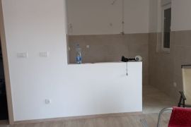 Nov stan na atraktivnoj lokaciji u Mladenovcu, Mladenovac, Apartamento