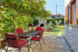 Apartmanska kuća na dobroj lokaciji, Novigrad, Istra, Novigrad, Σπίτι