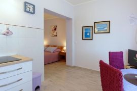 Apartmanska kuća na dobroj lokaciji, Novigrad, Istra, Novigrad, Ev