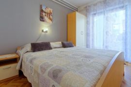 Apartmanska kuća na dobroj lokaciji, Novigrad, Istra, Novigrad, House