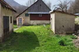 BRUŠANE, GOSPIĆ - Tradicionalna lička kuća za renovaciju, Gospić - Okolica, House