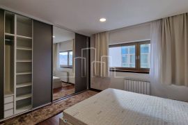 Opremljen trosoban vrhunski stan za najam Hrasno, Novo Sarajevo, Apartamento