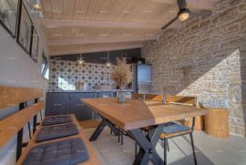 Kuća Rovinj! Prodajemo prelijepu kuću u idiličnom selu, u srcu Istre., Rovinj, بيت