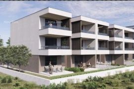 Stan Stan na atraktivnoj lokaciji sa vrtom i dva parkirna mjesta- stan A/Z1, Premanturska cesta, Pula, Appartamento
