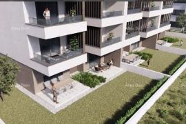 Stan Stan u novogradnji sa dva garažna mjesta i vrtom, blizina centra grada i mora, - Stan D (PENTHOUSE), Pula, Appartamento