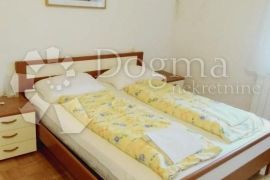 VELIKI APARTMAN - BAZEN NA KORIŠTENJE, Krk, Daire