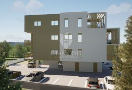 Novigrad, okolica stan u zgradi sa liftom 62m2., Tar-Vabriga, Διαμέρισμα