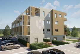 Novigrad, okolica stan u zgradi sa liftom 62m2., Tar-Vabriga, Appartamento