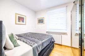 Zagreb, Vrbani, VMD zgrada, prekrasan trosoban stan NKP 90 m², Zagreb, Flat