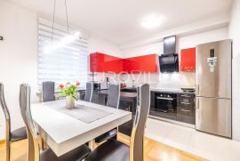 Zagreb, Vrbani, VMD zgrada, prekrasan trosoban stan NKP 90 m², Zagreb, Apartamento