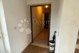 Dvosoban stan s okućnicom- Sinj, Sinj, Flat