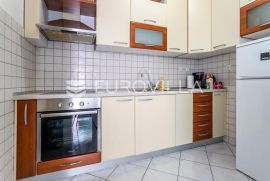 Podstrana, funkcionalan jednosoban stan na prvom katu NKP 46, 78 m2, Podstrana, Appartment