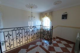 Kuća sama na placu 7.30 ari ID#127786, Voždovac, House