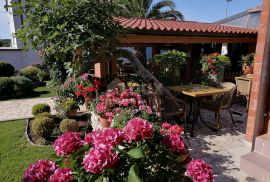 Istra - Banjole - Kuća s restoranom BLIZU MORA!, Medulin, بيت