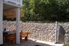 OTOK KRK, GRAD KRK (OKOLICA) - Kuća sa 5 apartmana i garažom, Krk, House