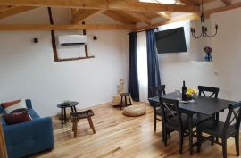 Kuća sa 2 apartmana i poslovnim, prostorom, Rovinj, Istra, Rovinj, Famiglia