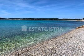 Prodaje se lijepo uređena kuća 100 m od plaže, Medulin, Famiglia